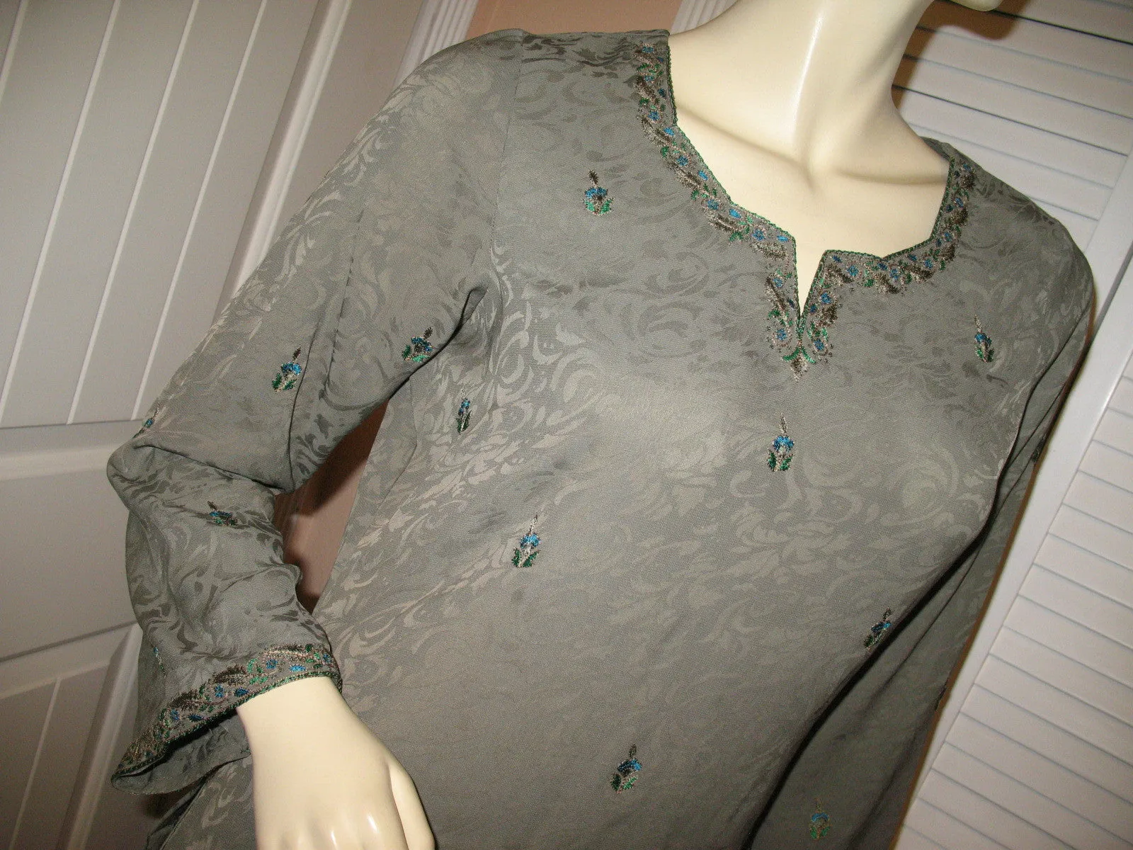 NEW Womens Tops OLIVE GREEN Gold Embroidery BELL LONG SLEEVE TOP Asian Indian Style Clothes Clothing Medium