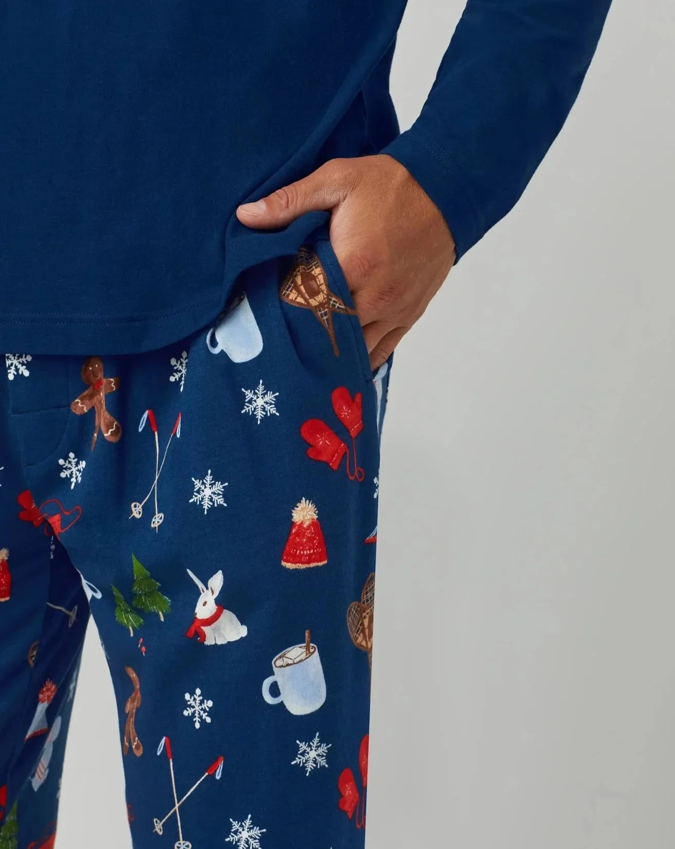 Seasonal Delights Men's Pullover & Jogger Set: Size XL
