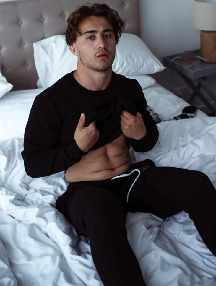 Slim Fit Crew Neck Jumper - Black