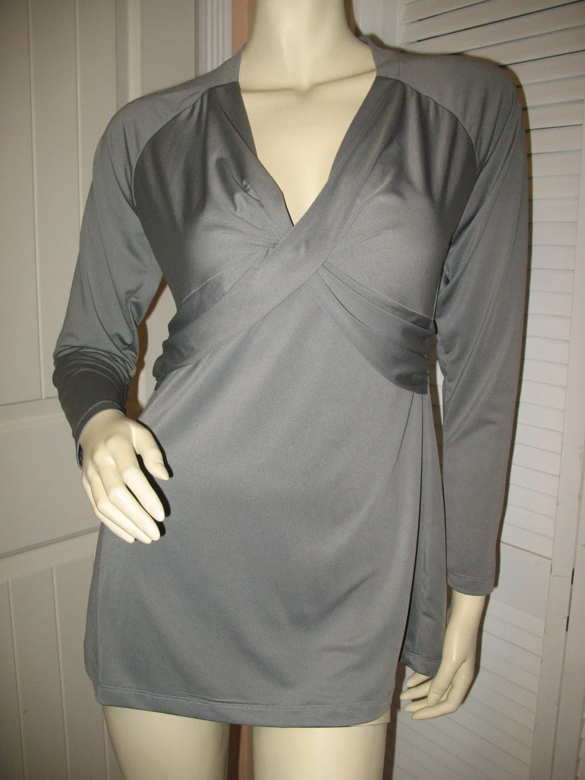 Womens Tops GRAY GREY V-Neck Vneck Empire Waist Long Sleeve TOP BLOUSE Small Women Clothes