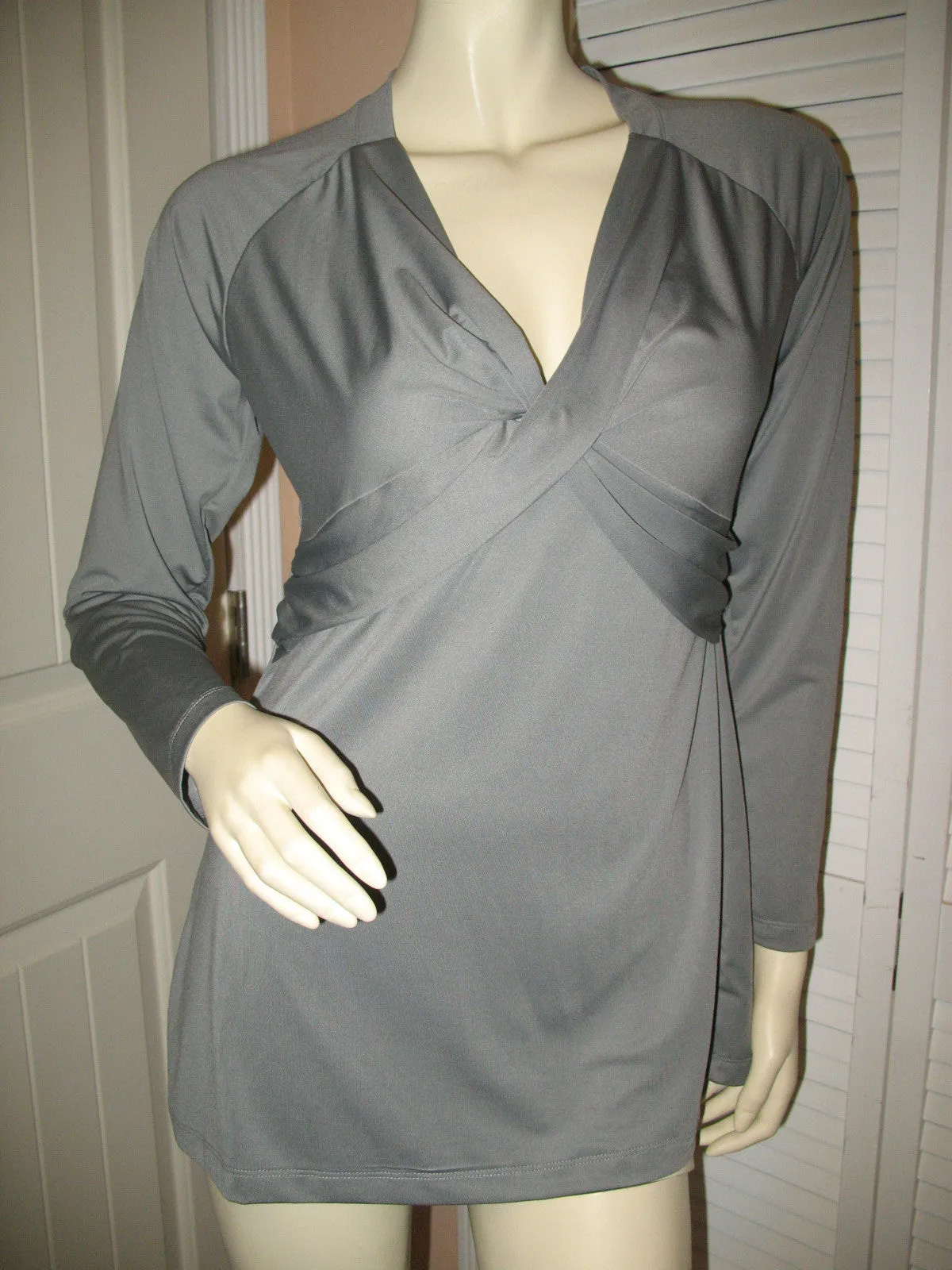Womens Tops GRAY GREY V-Neck Vneck Empire Waist Long Sleeve TOP BLOUSE Small Women Clothes
